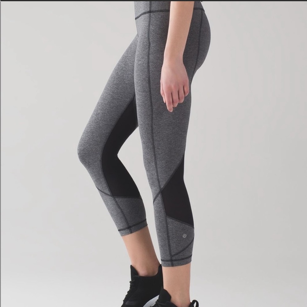 Lululemon grey crop leggings with black mesh + pockets